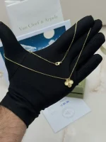 Van-Cleef-Arpels-Vintage-Alhambra-Guilloche-Pendant-VCARP4KL00-Hand