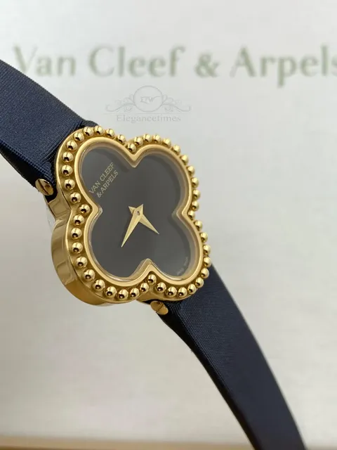 Van Cleef & Arpels Alhambra watch in 18k yellow gold with a clover dial